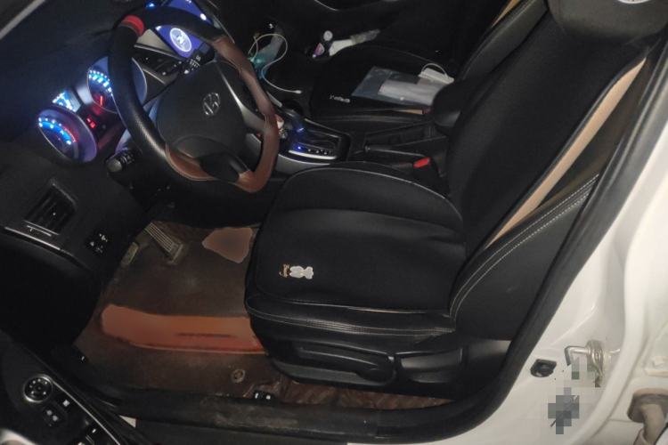 Used Hyundai Elantra 2015 1.6L Automatic Fashion Model