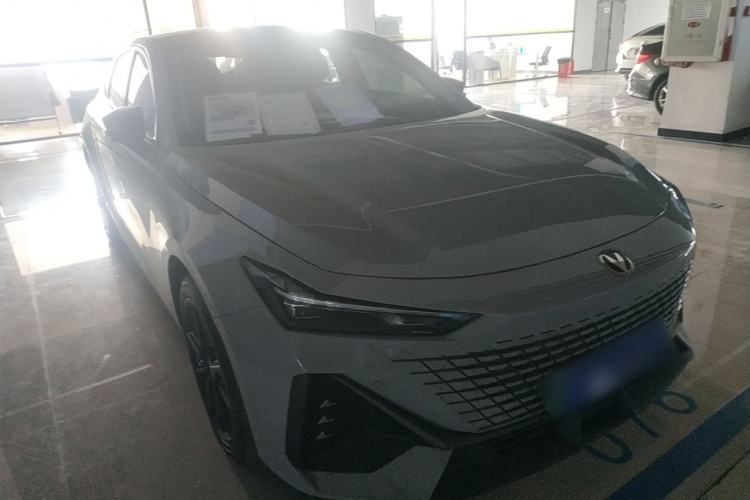 Used Changan UNI-V iDD 2023 ZhiDian iDD 1.5T 113km ZhiKu Model