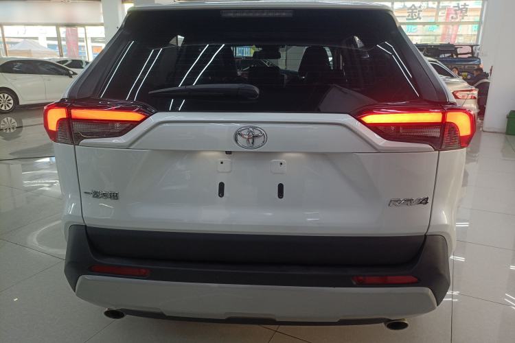 Used Toyota RAV4 2021 2.0L CVT Two-Wheel Drive Fashion PLUS Edition
