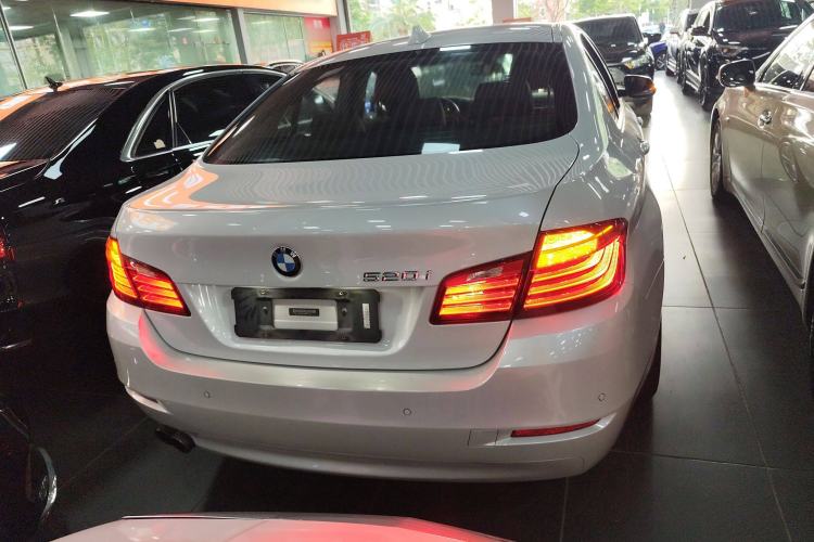 Used BMW 5 Series 2015 520i Elegant Edition
