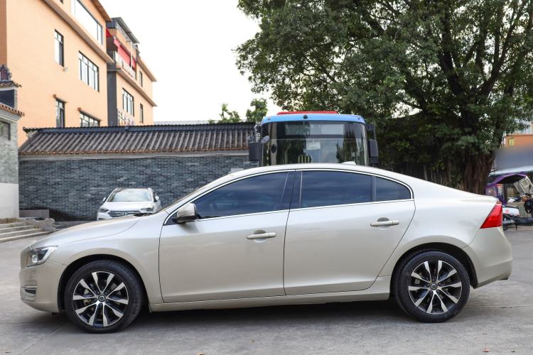 Used Volvo S60 2019 S60L Facelift T5 Intelligent Advanced Edition
