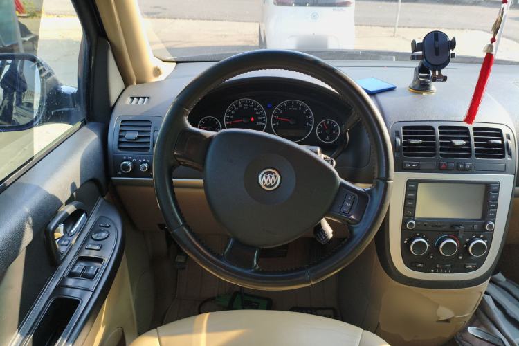 Used Buick GL8 2014 2.4L Executive Edition
