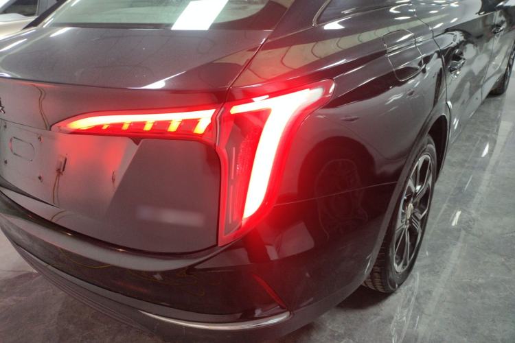 Used Hongqi E-QM5 2023 Base Travel Edition
