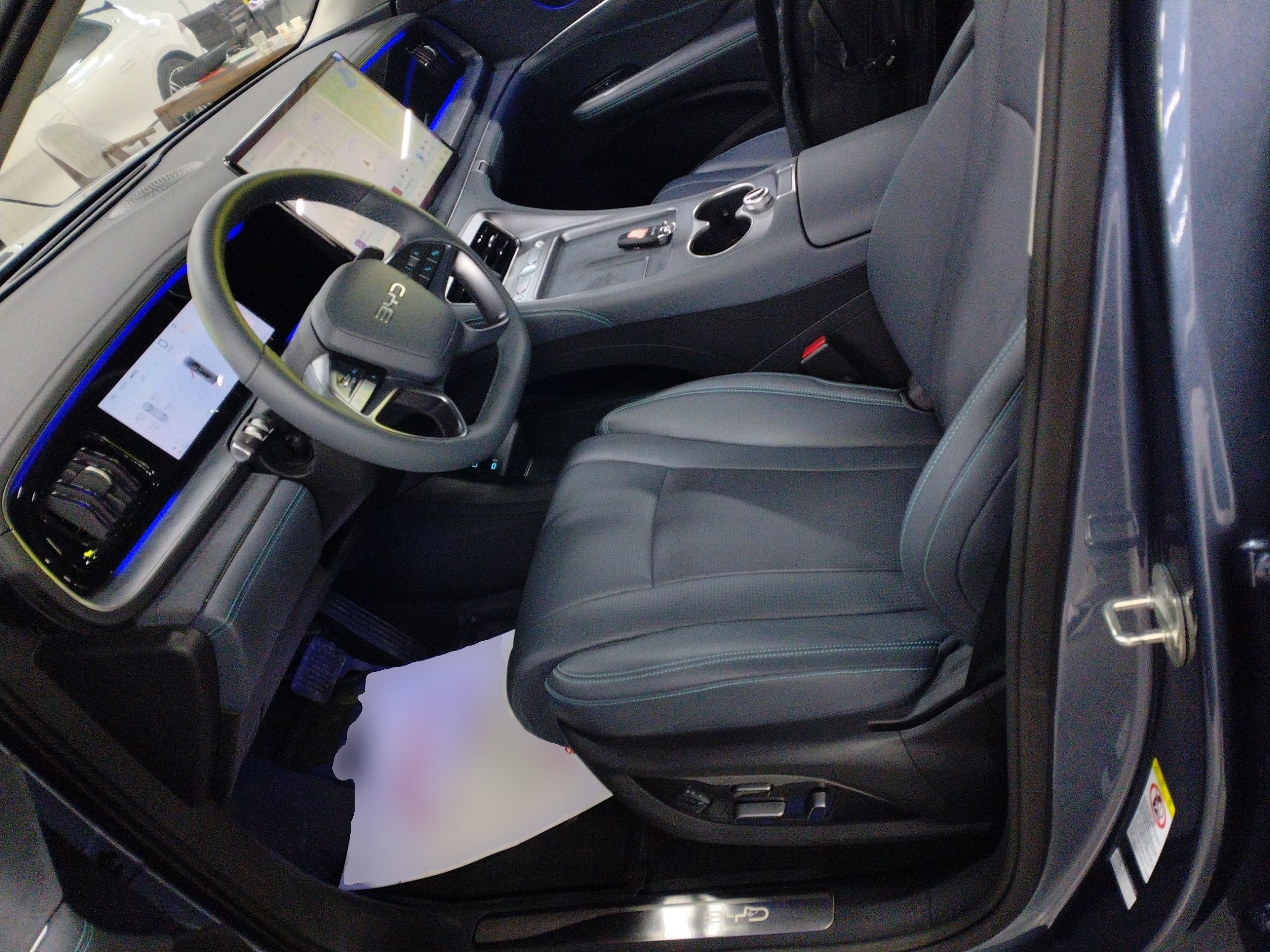 المقاعد الأمامية داخل السيارة