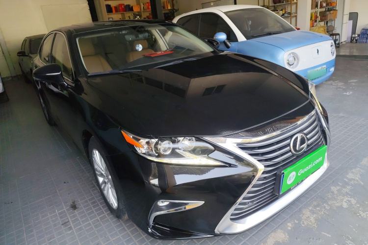 Used Lexus ES 2016 200 Midnight Special Limited Edition
