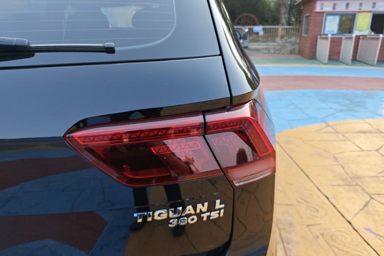 Used Volkswagen Tiguan L 2019 380TSI Automatic All-Wheel Drive Luxury Edition with 7 Seats China VI Standard
