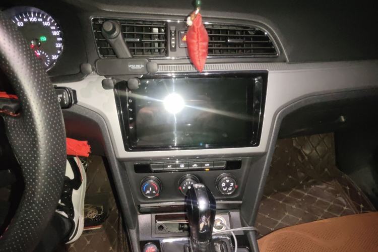 Used Volkswagen Lamando 2015 230TSI DSG Fashion Edition