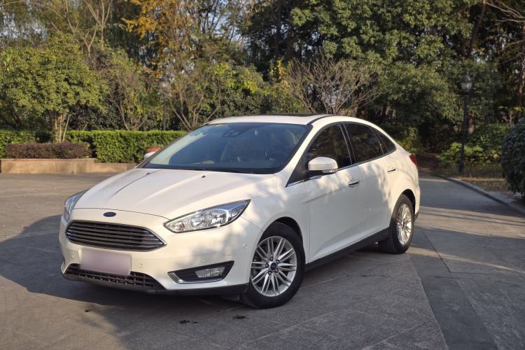 Used Ford Focus 2015 Sedan EcoBoost 180 Automatic Flagship Model