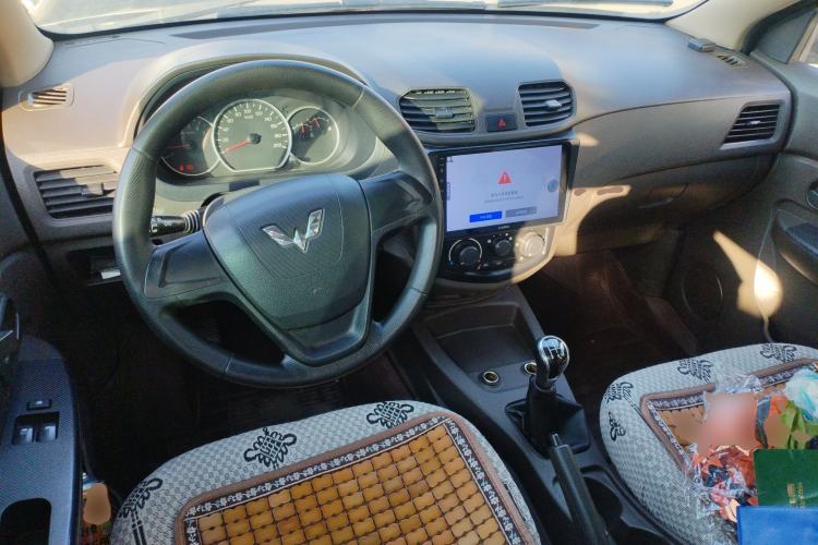 Used Wuling Hongguang 2015 1.2L S Base Model China V Standard
