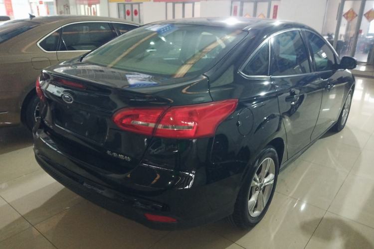 Used Ford Focus 2015 Sedan 1.6L Automatic Comfort Model

