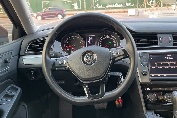 Used Volkswagen Lamando 2018 280TSI DSG Comfort Edition
