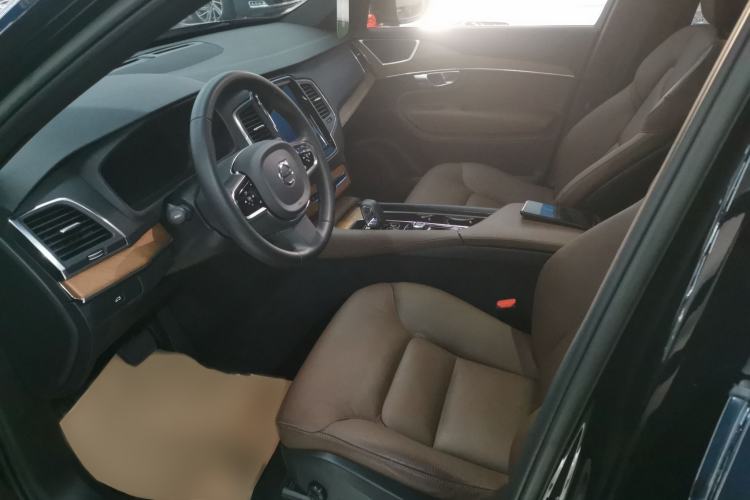 Used Volvo XC90 2023 B5 SmartDrive Luxury Edition 5 Seats