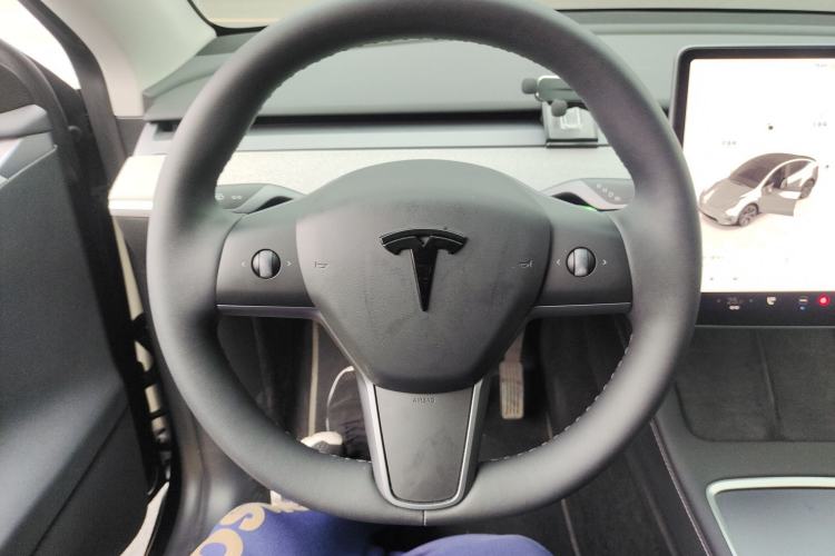 Used Tesla Model Y 2024 Rear-Wheel-Drive Version

