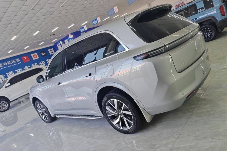 Used Li Auto L8 2023 Pro Model
