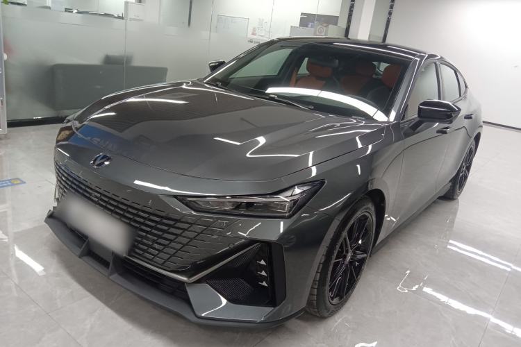 Used Changan UNI-V 2022 1.5T Prestige Version