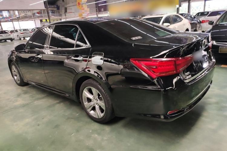 Used Toyota Crown 2015 2.0T Fashion Edition
