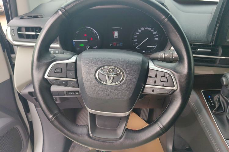 Used Toyota Sienna 2023 2.5L Hybrid Comfort Edition
