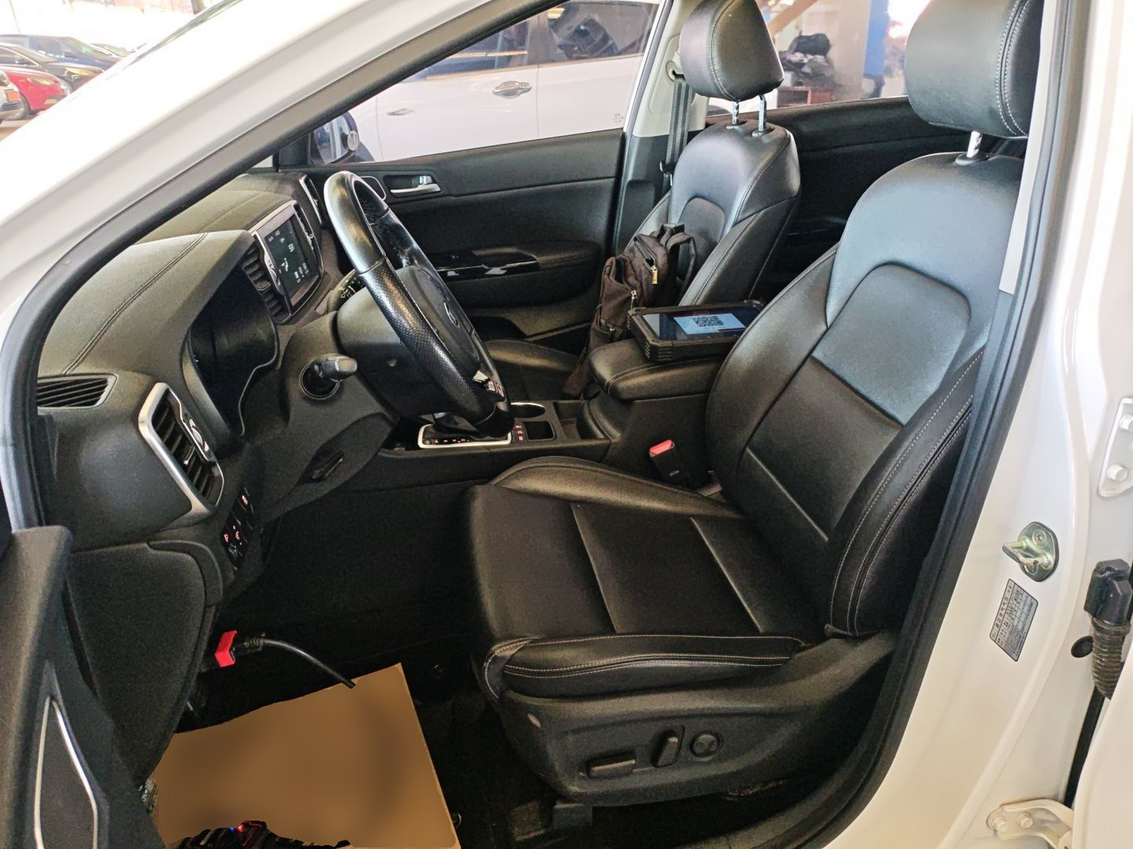 Переднее сиденье в автомобиле