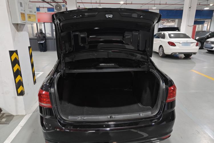 Used Volkswagen Lavida 2017 1.6L Automatic Fashion Edition
