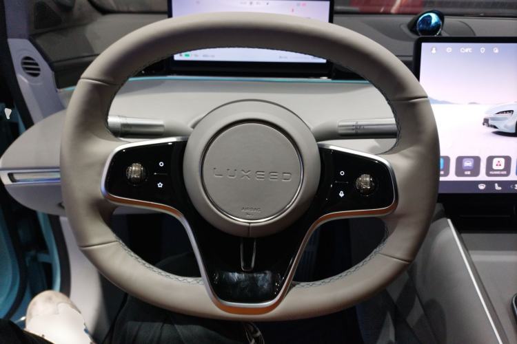 Used Hima Luxeed S7 2025 785 km Ultra