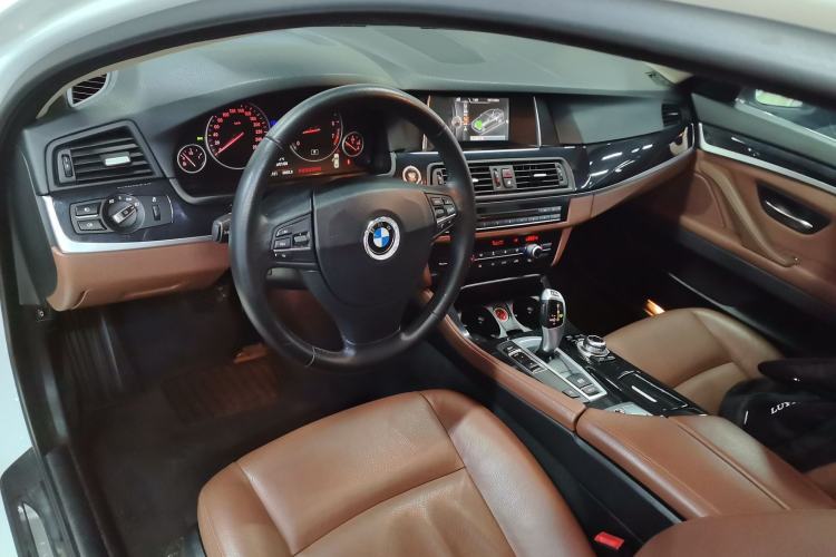 Used BMW 5 Series 2015 520i Elegant Edition
