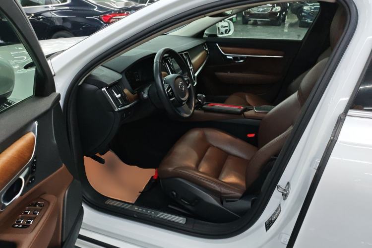 Used Volvo S90 2020 T5 Zhiyi Luxury Edition
