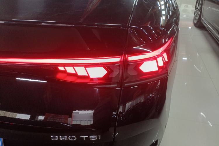 Used Volkswagen Magotan 2024 380TSI DSG Prestige Edition DaMai Package
