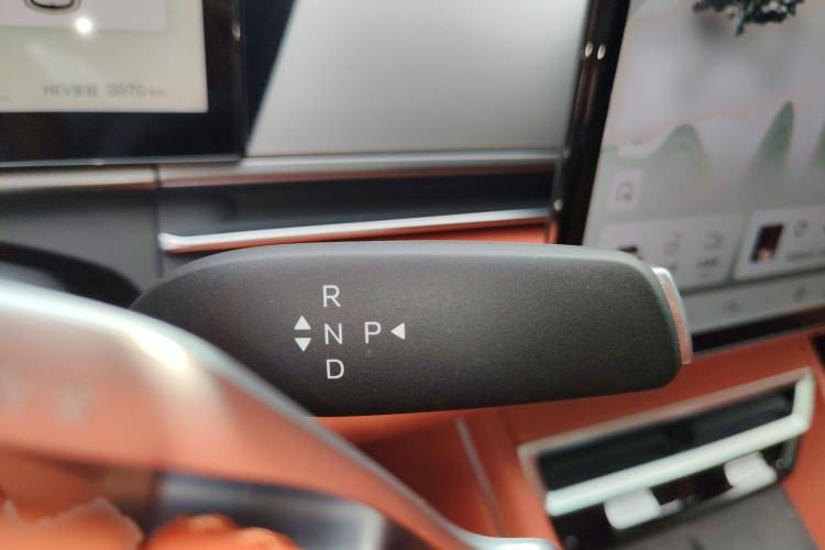 Used BYD Tang L 2025 DM 200KM Four-Wheel Drive LiDAR Flagship Model
