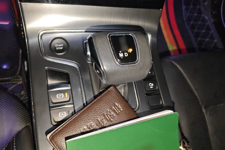 Used Hongqi H5 2022 Classic Model 1.8T Automatic Smart Connect Flagship Edition
