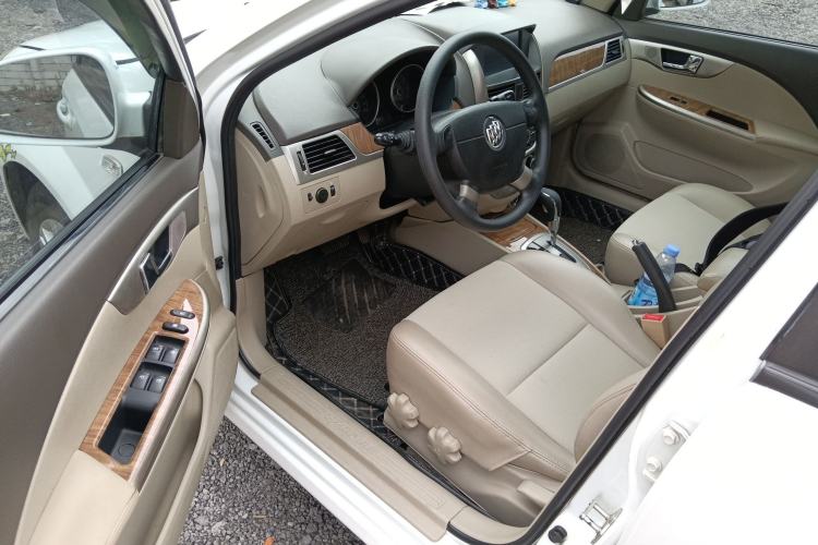 Used Buick Excelle 2015 1.5L Automatic Classic Model
