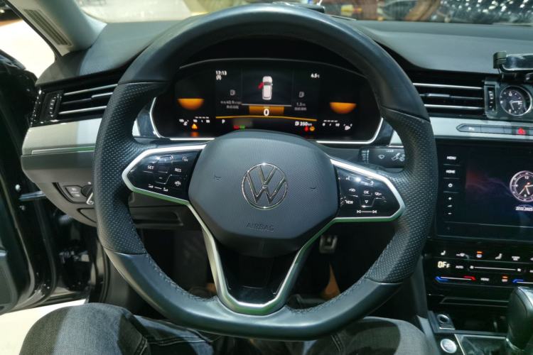 Used Volkswagen Magotan 2023 2 Million Units Limited Edition 330TSI DSG Leading Version
