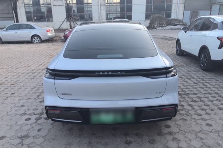 Used  E8 2024 550 km Range Rear-Drive Dragon Edition
