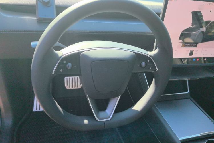 Used Tesla Model Y 2025 Rear-Wheel-Drive Version