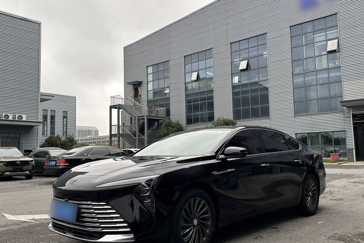 Used Buick LaCrosse 2025 28T Platinum Edition
