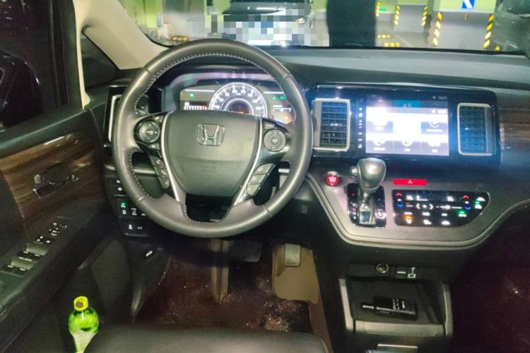 Used Honda Elysion 2016 2.4L Luxury Edition
