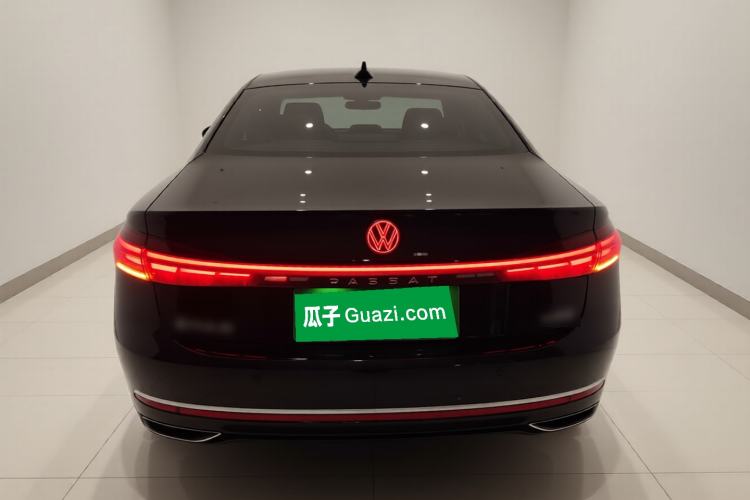 Used Volkswagen Passat 2025 Pro 380TSI Dragon Glory Edition

