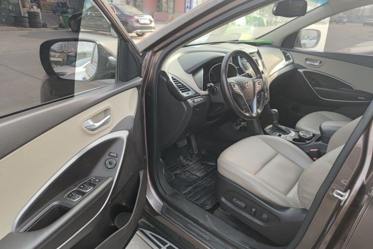 Used Hyundai Santa Fe 2013 2.4L Automatic Two-Wheel Drive Smart Version
