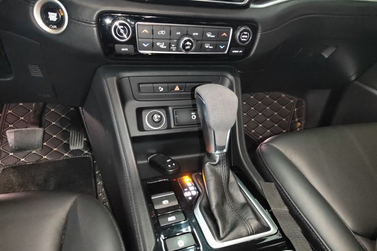 Used  Grand Commander 2018 2.0T Two-Wheel Drive Enjoy Edition China V