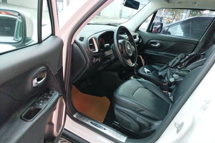 Used  Renegade 2017 180T Automatic High-Energy Version
