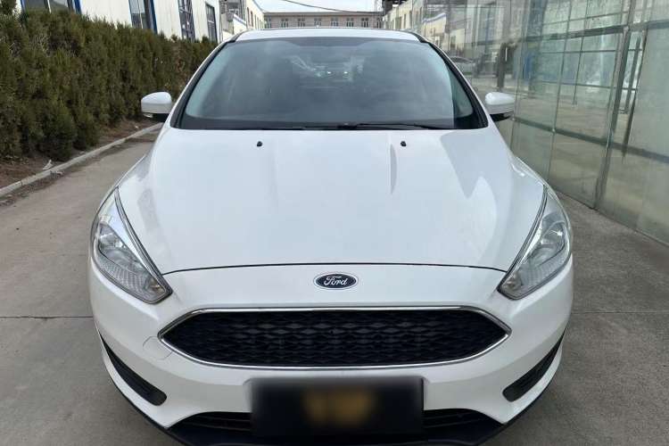 Used Ford Focus 2018 Hatchback Classic 1.6L Automatic Trendy SmartDrive Edition
