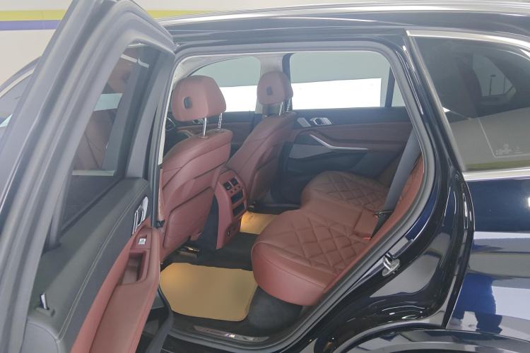 Used BMW X5 2022 Restyled xDrive 30Li Luxury Version M Sport Package
