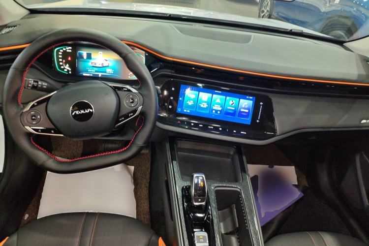 Used Dongfeng Aeolus Yixuan MAX 2023 1.5T Ultra-Stylish Trendsetting Dad Edition
