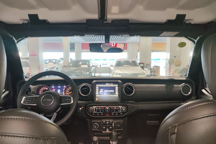 Used  Gladiator 2023 3.6L Overland
