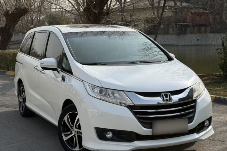 Used Honda Odyssey 2015 Revised 2.4L Luxury Edition
