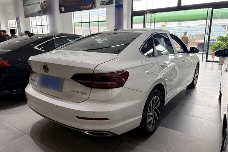 Used Volkswagen Lavida 2022 1.5L Automatic Comfort Edition
