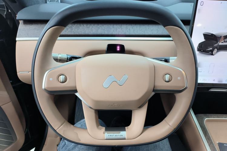 Used ONVO Luxeed L90 2025 Model—Max Six-Seater Version