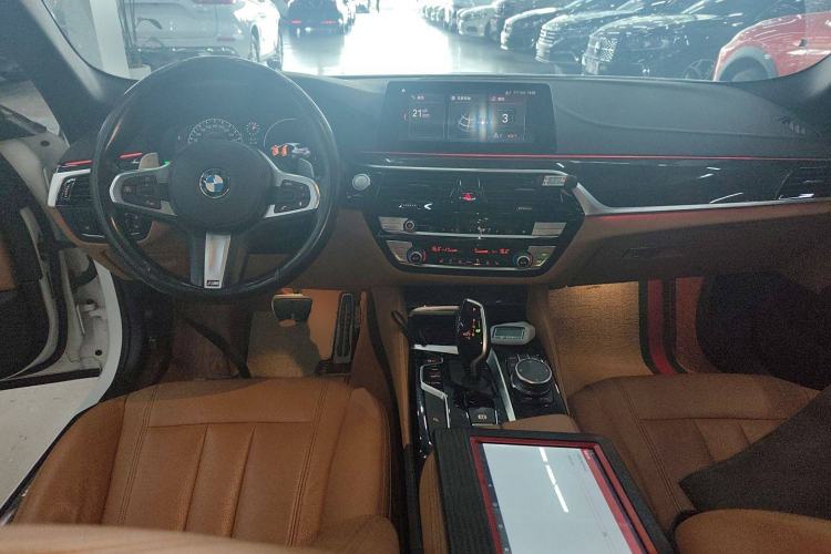 Used BMW 5 Series 2019 Facelifted 530Li Leading Edition M Sport Package
