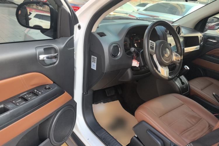 Used  Compass 2014 Revised Version 2.0L Two-Wheel Drive Entry-Level Edition
