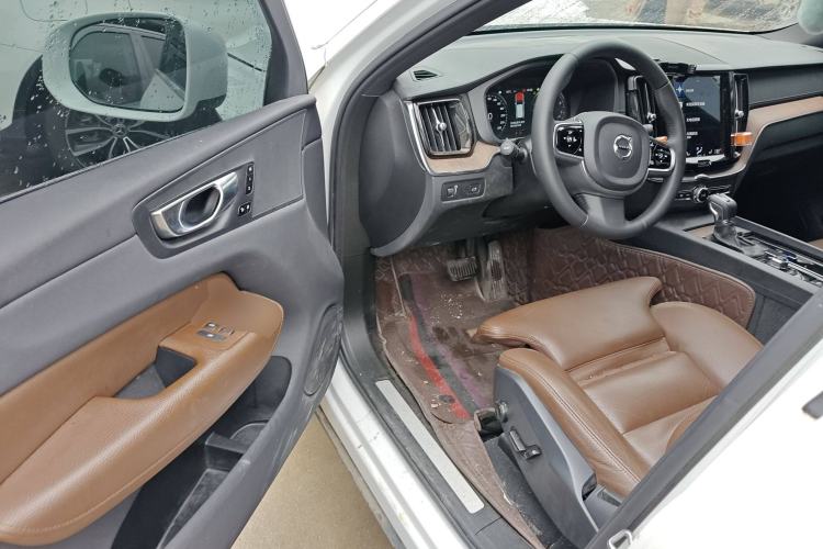 Used Volvo XC60 2021 T5 4x4 Smart Luxury Edition
