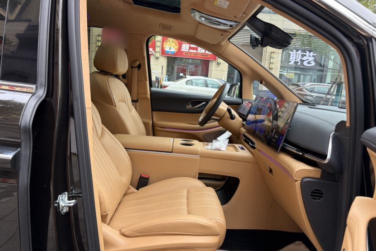 Used VOYAH Dream 2025 PHEV Four-Wheel-Drive Flagship Kunpeng Edition
